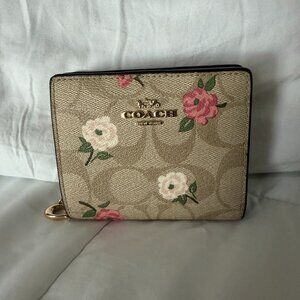 Coach Snap Wallet In Signature With Floral Print